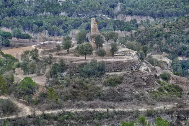 Castell de Calders. Ruïnes