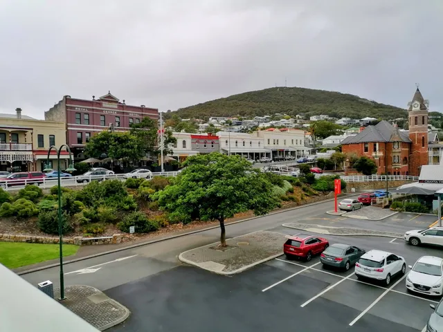 George on the Terrace Motel & Harbour View Rooms