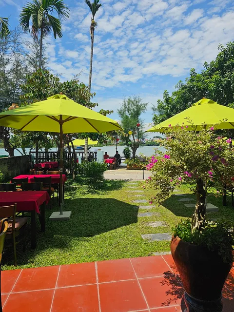 The Boat Riverside Restaurant & Bar