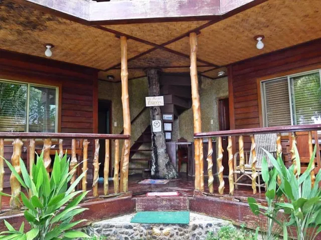 La Salangane Caalan Beach Villa