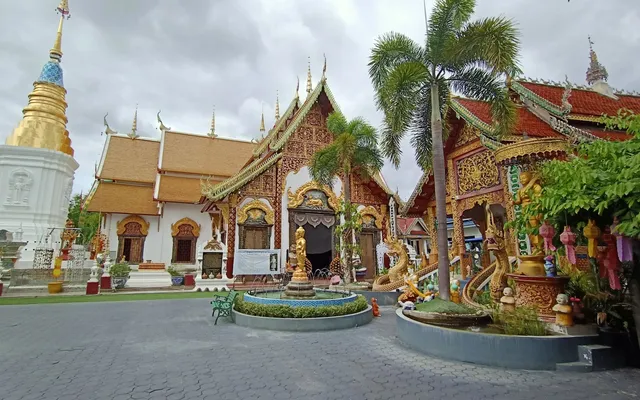 Wat Phra Pan (Wat Phranon Mee Pukha)
