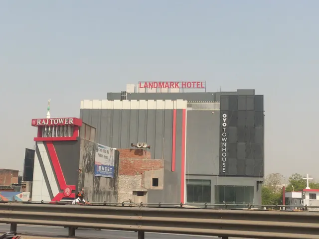 FabHotel Landmark - Hotel in Matiyari Chauraha, Lucknow