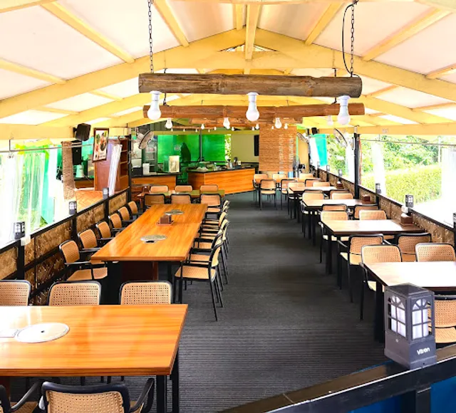 Starview Restaurant and Cafe