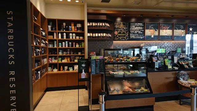 Starbucks Coffee - Tenjin Vioro