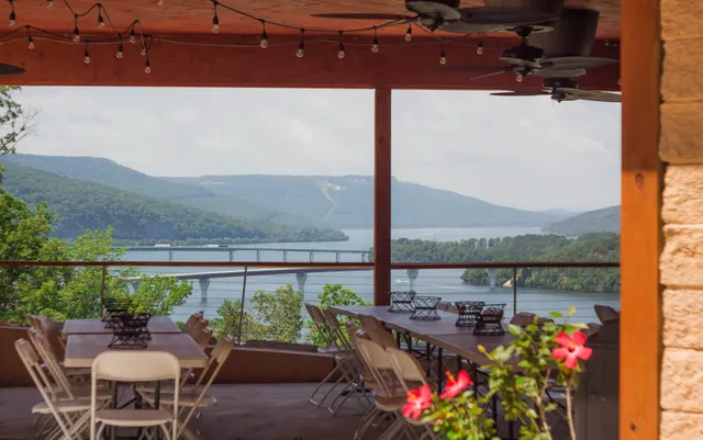 Lookout Winery & Venue