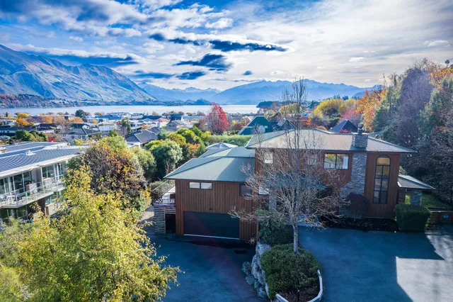 Wanaka Springs Lodge