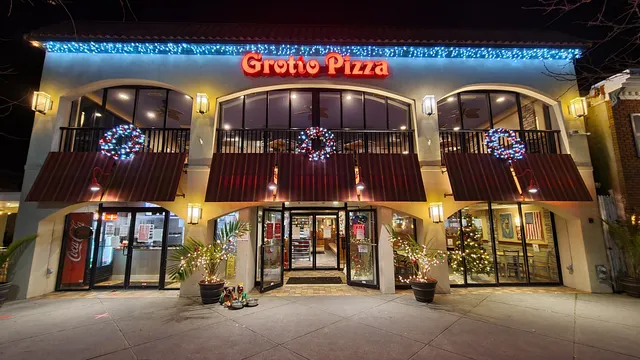 Grotto Pizza