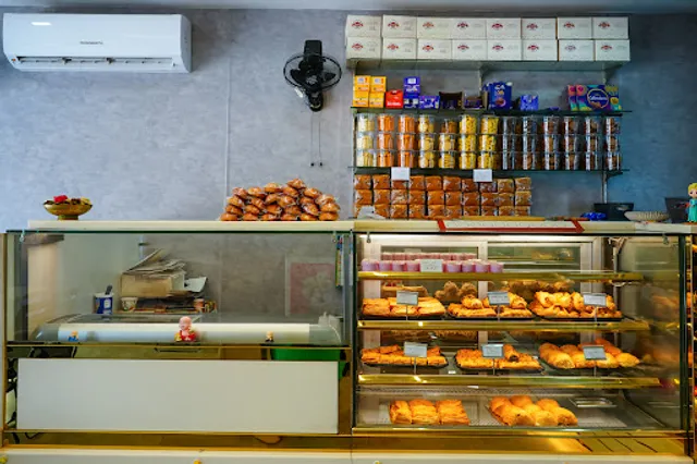 SRI SUPREME CAKES&BAKES