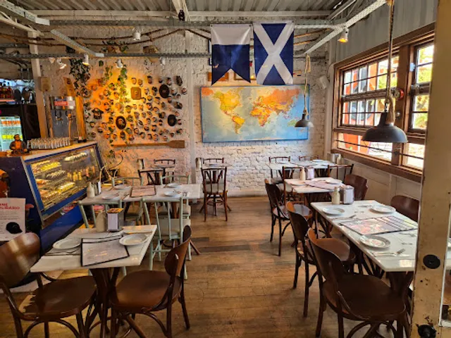 Marujo Marisqueria y Bar