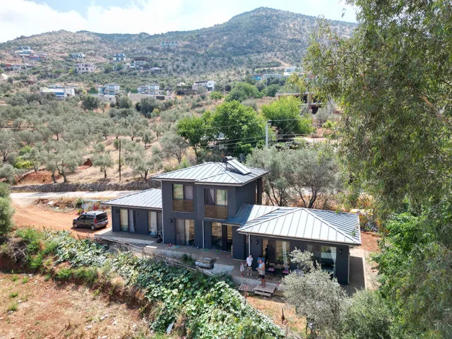 Aze' s Garden and Suites Apartment