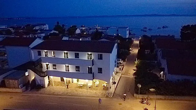 B&B Bloom Apartments - Restaurant & Cocktail Bar