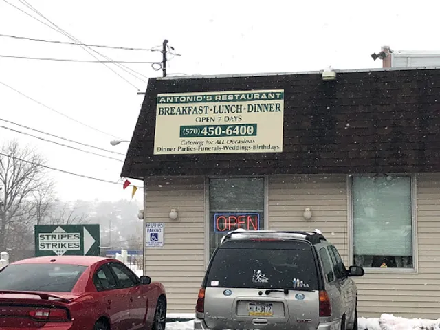 Antonio's Breakfast World restaurant