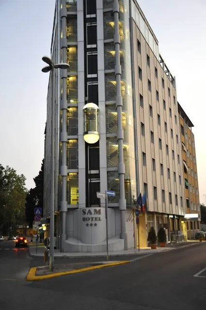 Sam Hotel
