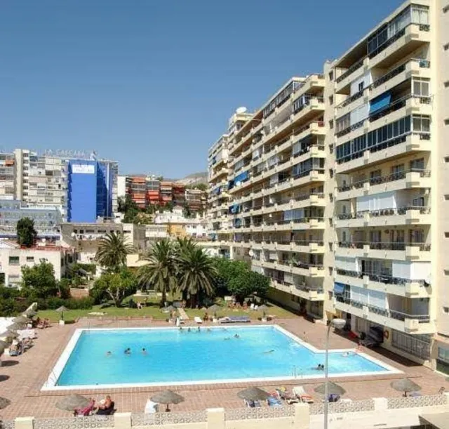 Núcleo Cristal Carihuela Apartamentos