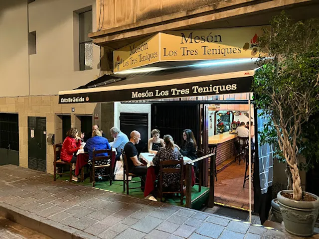 Restaurante los Tres Teniques