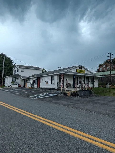 Cassandra Railroad Overlook Motel