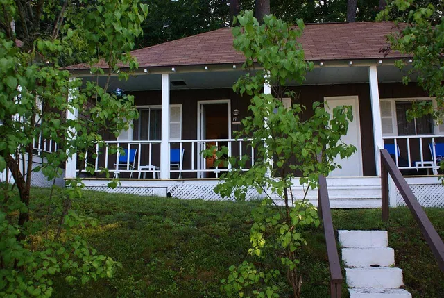 Gentleman Johnny's Motel