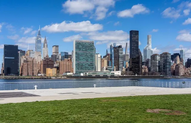 Hunter's Point South Park