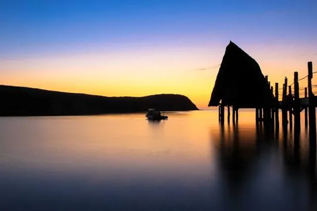 Lovers' Bay (Pink Sand Beach)
