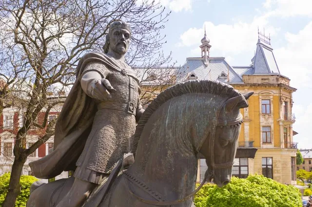 King Danylo Monument