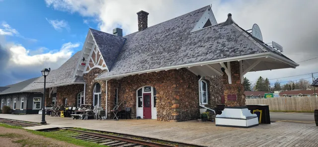 Kensington Train Station