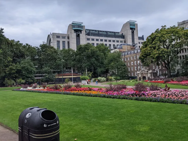 Victoria Embankment Gardens