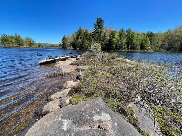 Beattie Lake Park - Parking