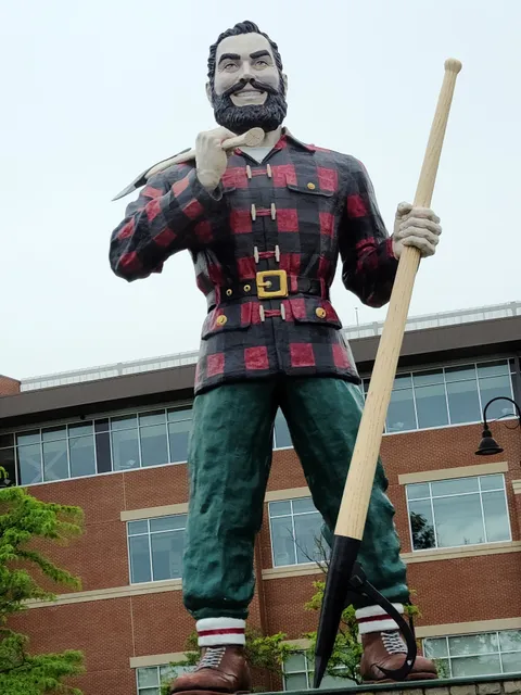 Paul Bunyan Statue