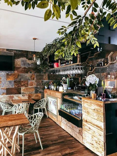 El Garden Food & Drinks