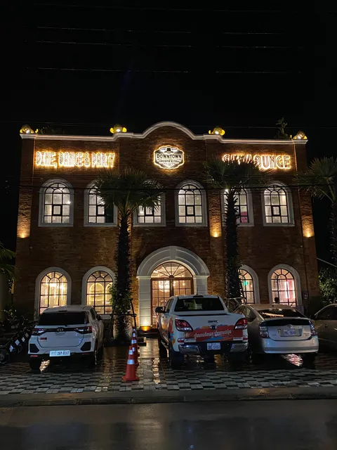 DOWNTOWN EATERY AND PUB