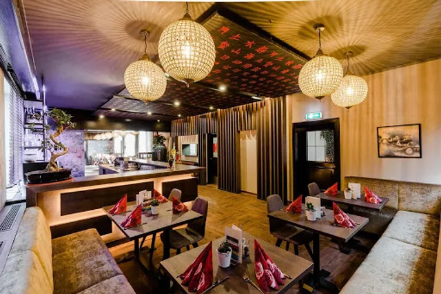 Asia House Spezialitätenrestaurant KG