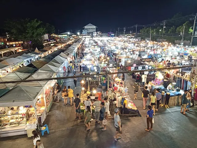 Indy Market Dao Khanong