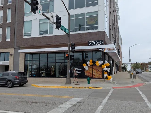 Roni's Mac Bar - Ames