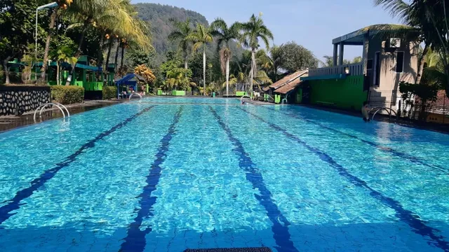 Kolam Renang Hegar