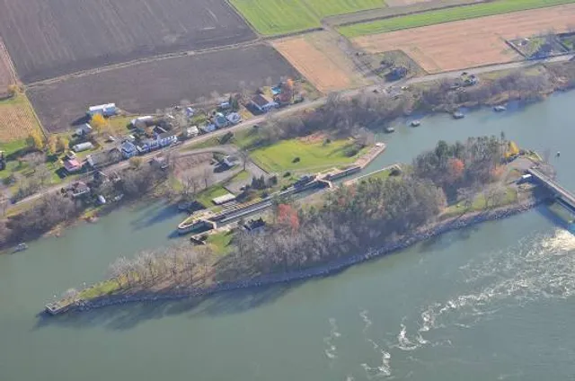 Écluse de Saint-Ours | Lieu historique national du Canal-de-Saint-Ours