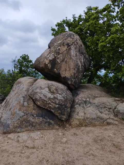Square boulder
