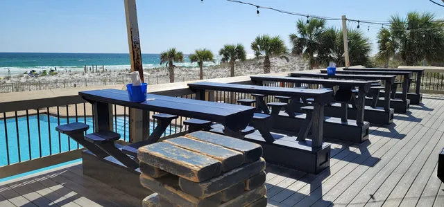 Upper Deck Beach Bar & Grill