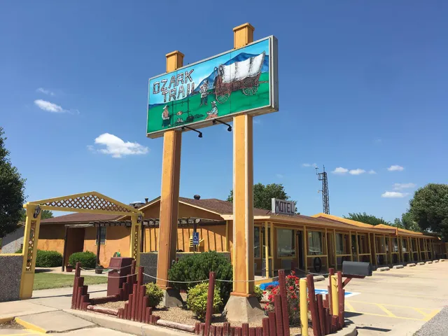 Ozark Trail Motel & Restaurant