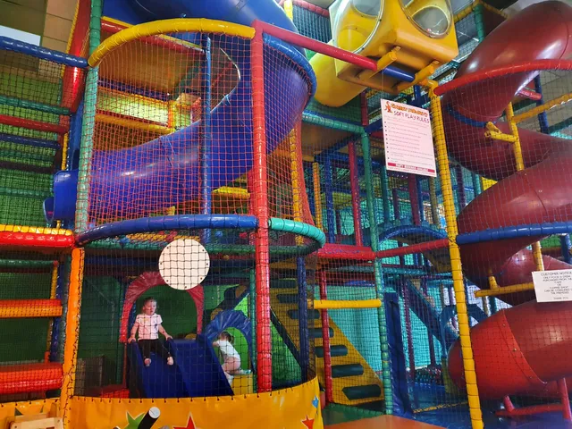 Empire Amusements / Cheeky Monkeys / cafe lounge