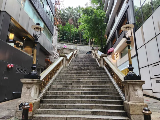 Duddell Street Steps and Gas Lamps