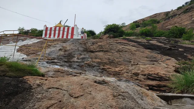 Malai Kozhundeeswarar temple