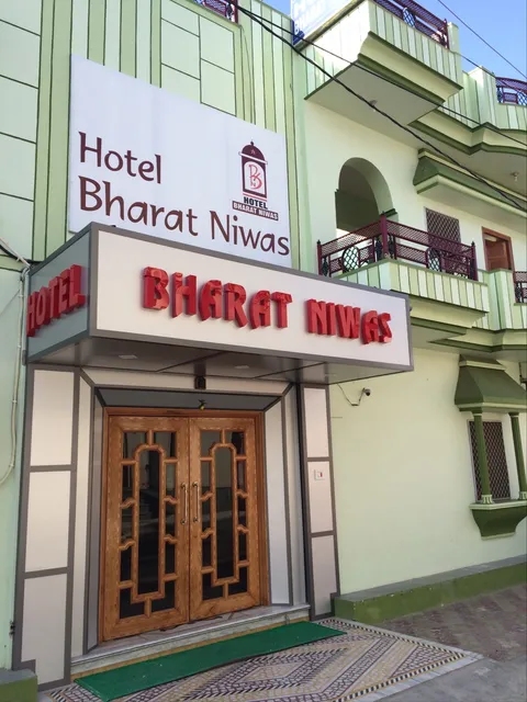 Hotel Bharat Niwas