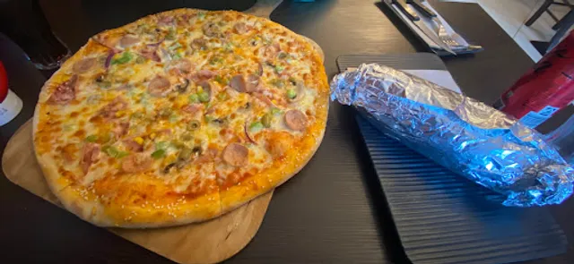 Engel Pizza (پیتزا و ساندویچ های ایرانی در برلین )