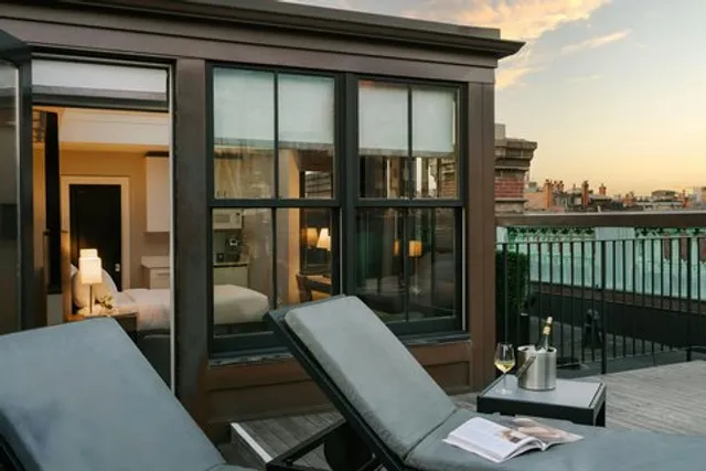 No. 284 Back Bay Hotel, Sonder