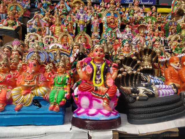 GURUBARAN TANJORE ART GALLERY