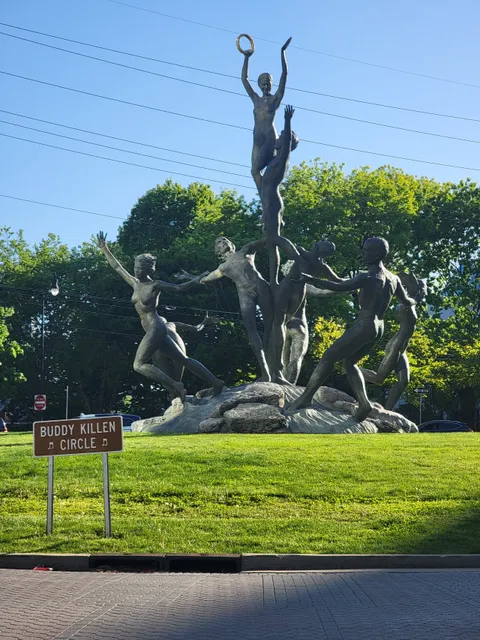 "Musica" Statue