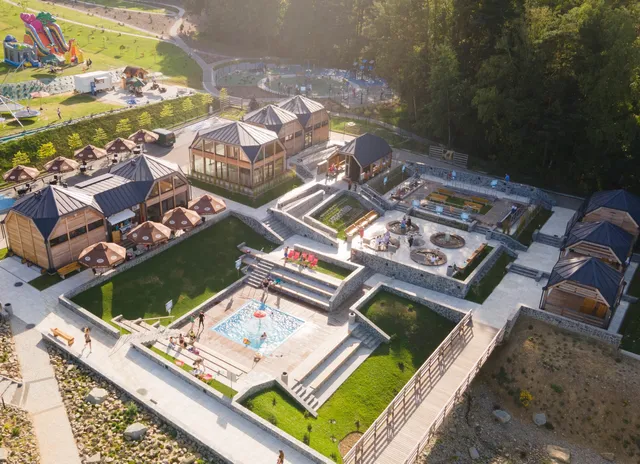 Park Zdrojowy im. Burmistrza Zbigniewa Jurkiewicza w Ciężkowicach