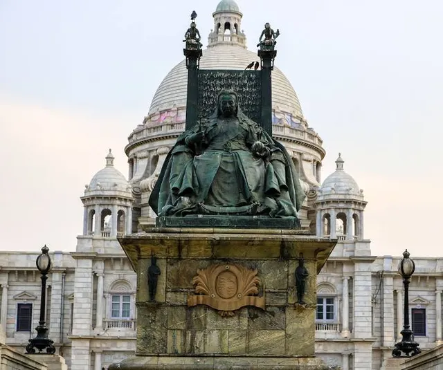Queen Victoria Statue