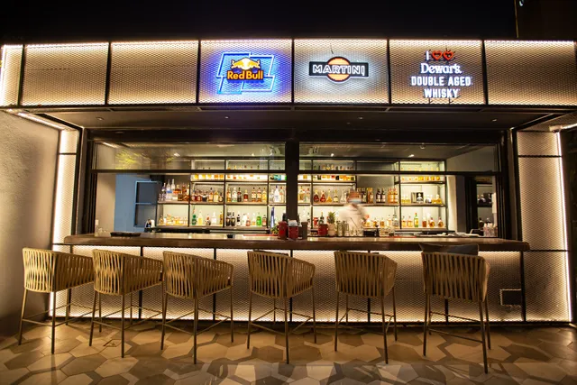 Breeze restaurant and bar