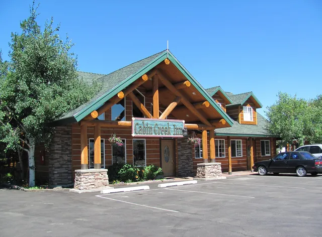 Cabin Creek Inn